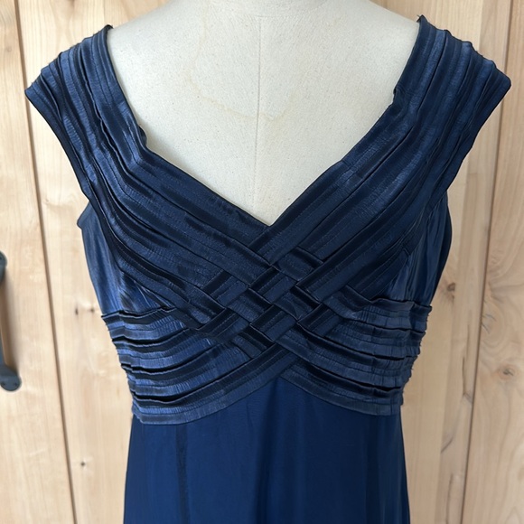 Formal Navy Evening Gown Vintage - Picture 2 of 7